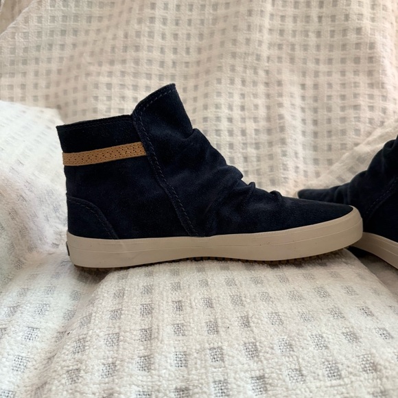 Sperry Blue Suede High Tops - Picture 4 of 9
